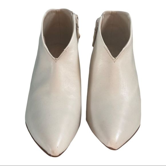 COLE HAAN Viana Pointed Toe Bootie 5.5 Ivory NEW - Picture 2 of 9
